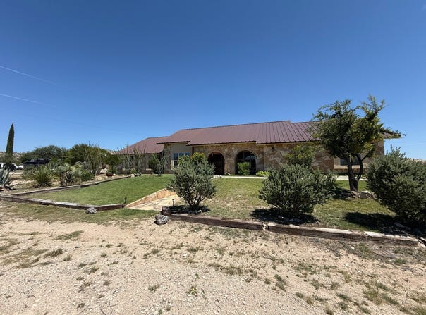 101 Ocotillo St, Sanderson, TX 79848