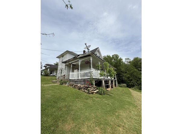 260 East Center Street, Beattyville, KY 41311