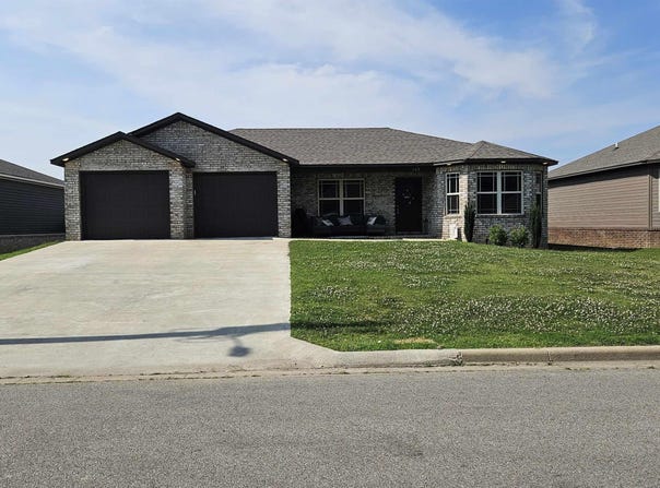 403 Elizabeth Dr, Paragould, AR 72450