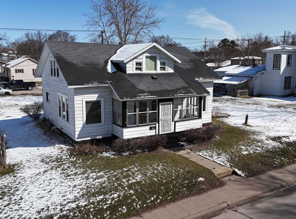 813 Main Street, Black River Falls, WI 54615-1540