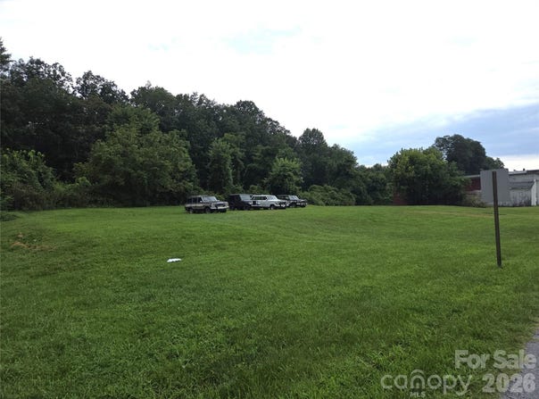 1109 Keith Street, Hendersonville, NC 28792