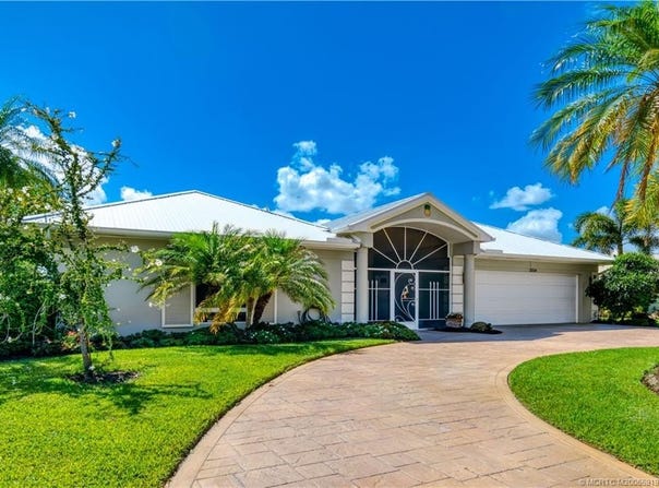 3554 SE Fairway E, Stuart, FL 34997