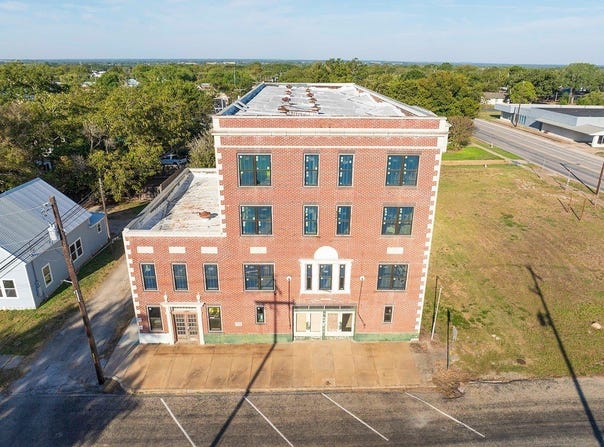 607 Lyons Avenue, Schulenburg, TX 78956