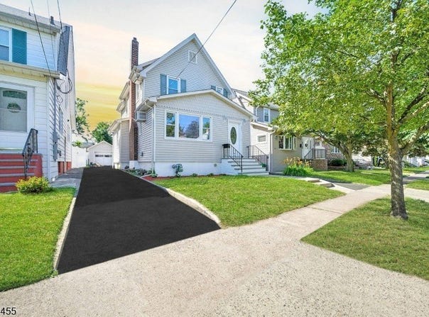 771 5Th St, Lyndhurst Twp., NJ 07071-3213