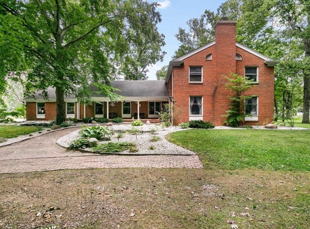 2727 Martin Manor, Goshen, IN 46526
