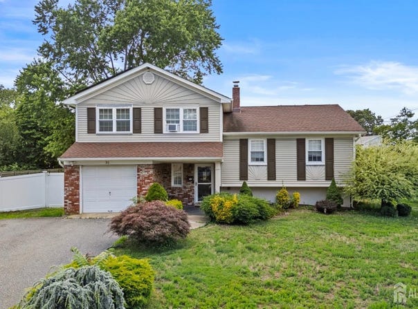 31 Brunswick Drive, Howell, NJ 07731