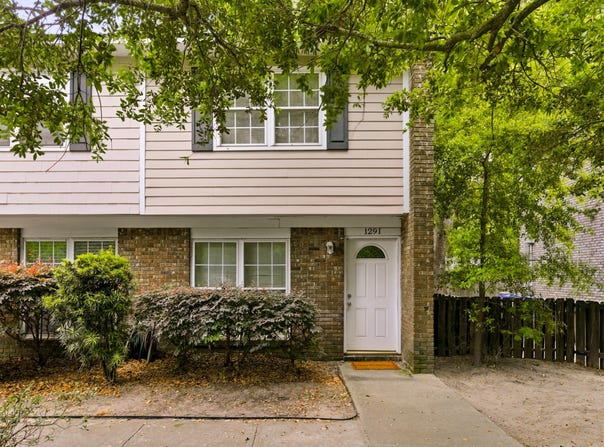 1291 Mathis Ferry Road, Mount Pleasant, SC 29464