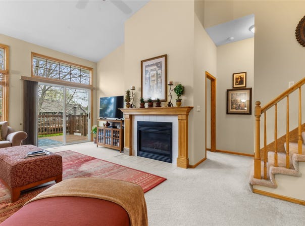 6114 Villa Drive, Johnston, IA 50131