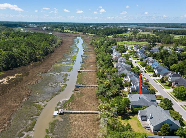 1869 Palmetto Isle Drive, Mount Pleasant, SC 29466