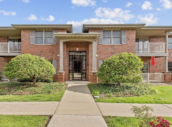 526 Cambridge Court, Munster, IN 46321