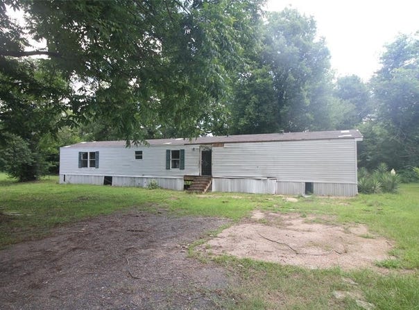 611 N Land Avenue, Oil City, LA 71061