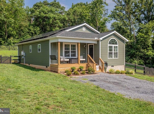 6127 MOORE Avenue, MOUNT JACKSON, VA 22842