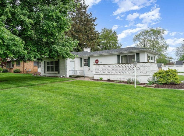 1027 W Superior Street, Alma, MI 48801