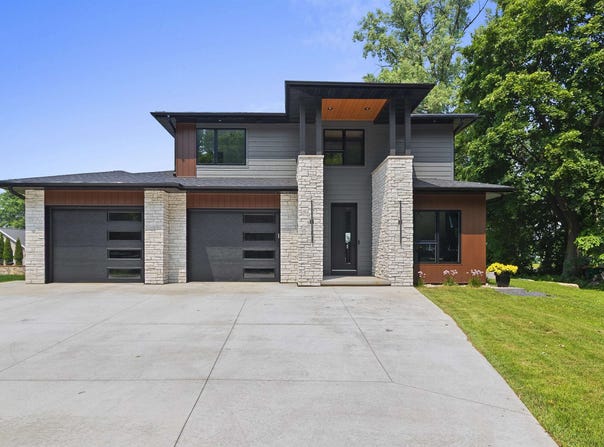 2257 E SHORE Drive, GREEN BAY, WI 54302