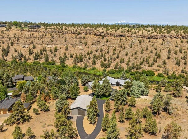 8090 NW GRUBSTAKE WAY, Redmond, OR 97756