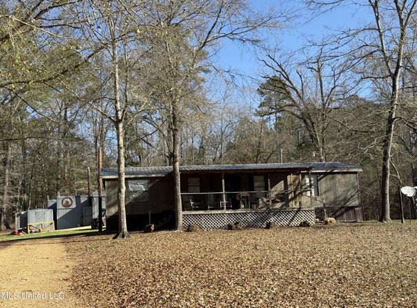 114 Huff Lane, Roxie, MS 39661