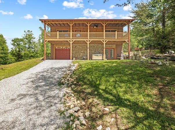 2021 Milky Way Drive, Jamestown, TN 38556