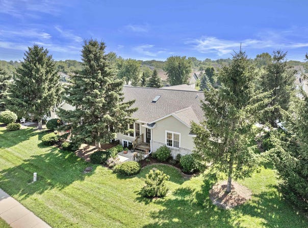 1277 E Bluff Road, Whitewater, WI 53190