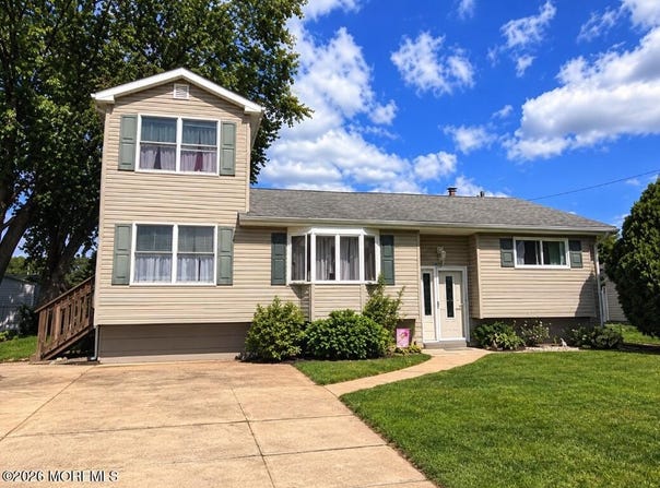 12 Mill Bend Road, Hamilton, NJ 08690