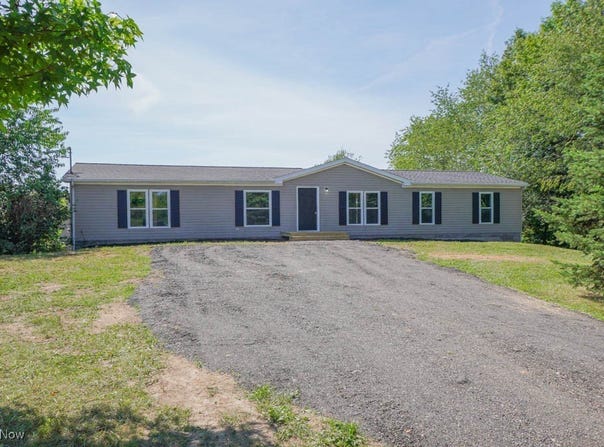 4611 Parks Avenue NE, Louisville, OH 44641