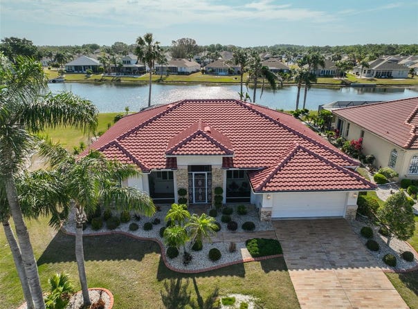 1123 SIGNATURE DRIVE, SUN CITY CENTER, FL 33573