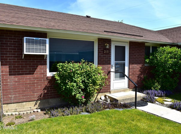 215 N 42nd Ave, Yakima, WA 98908