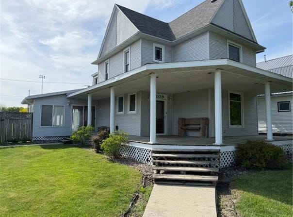 209 Oak Street S, Mabel, MN 55954