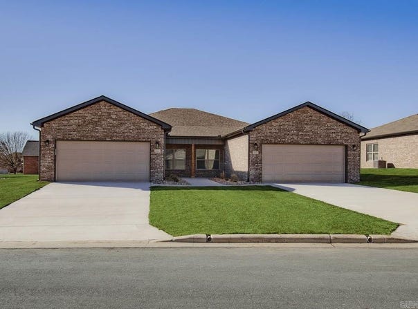 336 Turnberry Court, Mountain Home, AR 72653