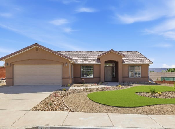 17 S 2000 E, St George, UT 84790