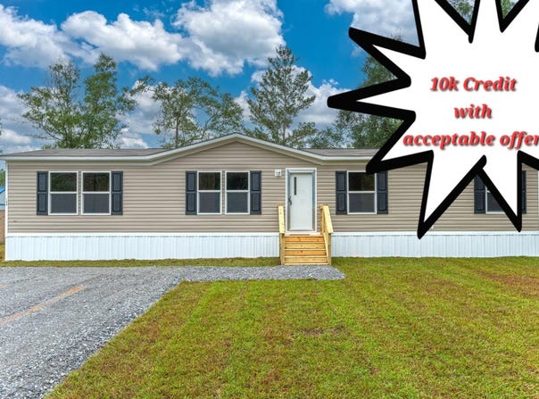 143 W Snowdrop Street, DeFuniak Springs, FL 32433