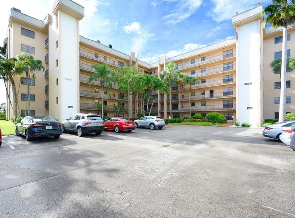 4700 Lucerne Lakes Boulevard, Lake Worth, FL 33467