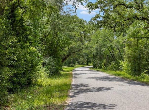 18645 Pickens Road, Washington, TX 77880