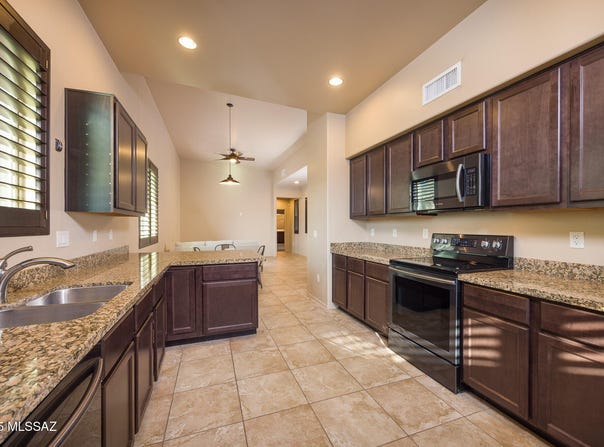 10571 E Marchetti Loop, Tucson, AZ 85747