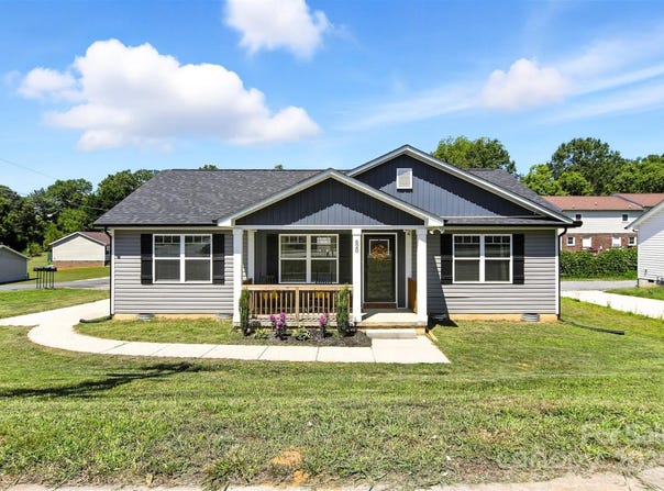 620 13th Street SW, Hickory, NC 28602