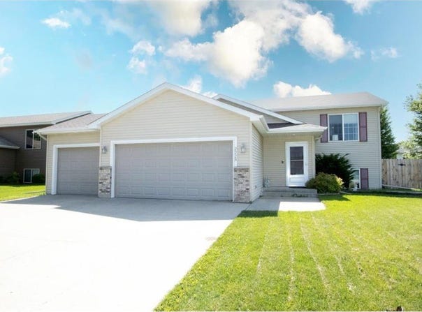 2223 Fairbanks Drive, North Mankato, MN 56003