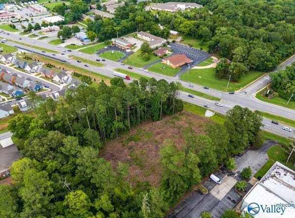 12004 SW Memorial Parkway South, Huntsville, AL 35803