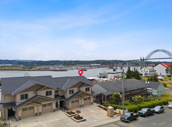 823 SW 13th Street Unit #4, Newport, OR 97365