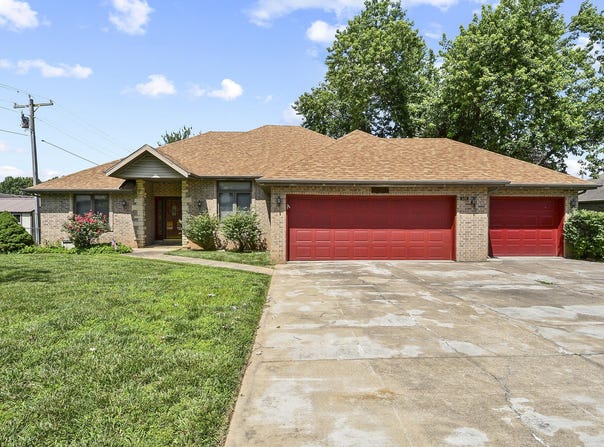 501 N Persimmon Drive, Nixa, MO 65714