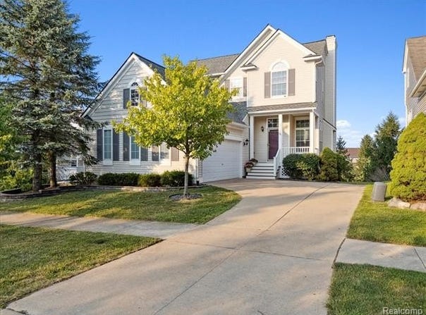 1145 York Avenue, Howell, MI 48843