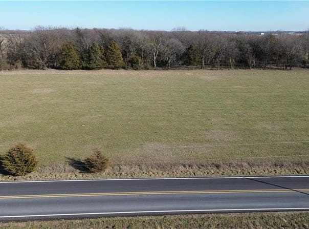 Ruby Hall  RD, Gentry, AR 72734