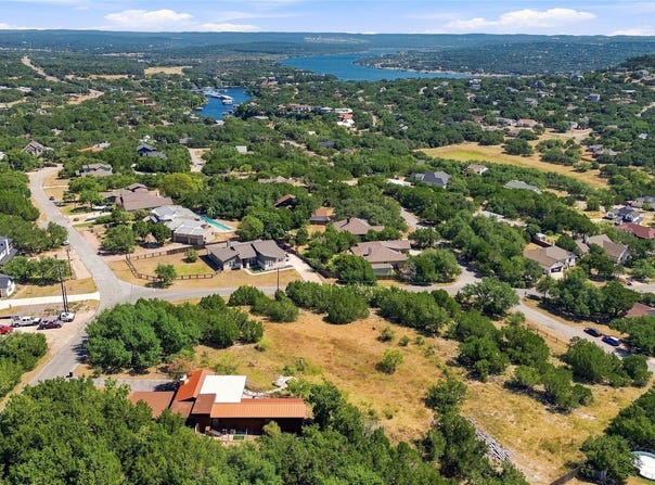 22121 Oban Dr, Spicewood, TX 78669