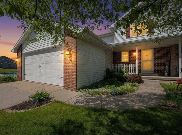 483 Madeline Lane, Little Suamico, WI 54141