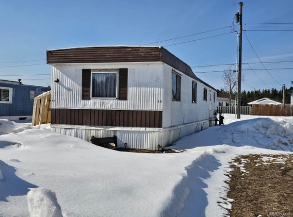 55 E Riling Street, Gwinn, MI 49841