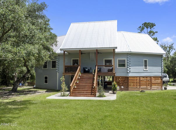 743 E North Street, Pass Christian, MS 39571