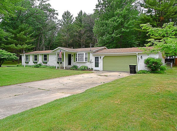 6771 Clearbrook Dr, St. Helen, MI 48656