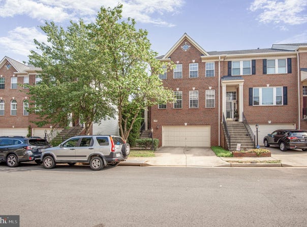 46186 AISQUITH TERRACE, STERLING, VA 20165