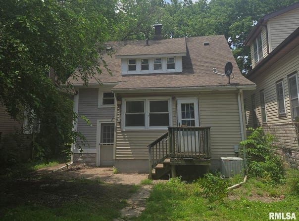 800 S GREENLAWN Avenue, Peoria, IL 61605