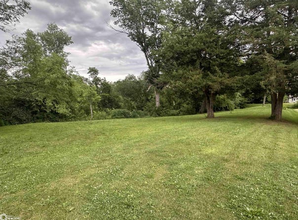 201 E High Street, Davis City, IA 50065