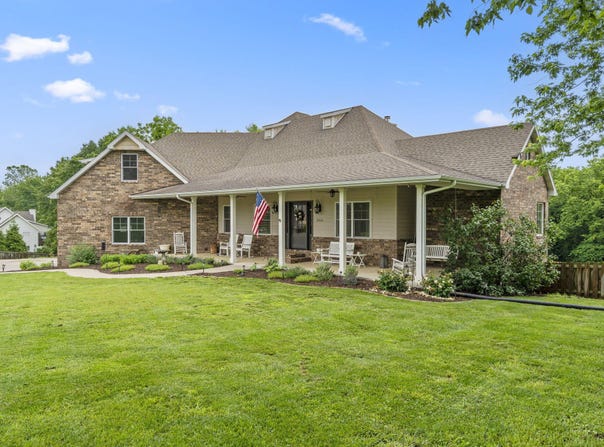 4936 S Butterfield Place, Brookline, MO 65619