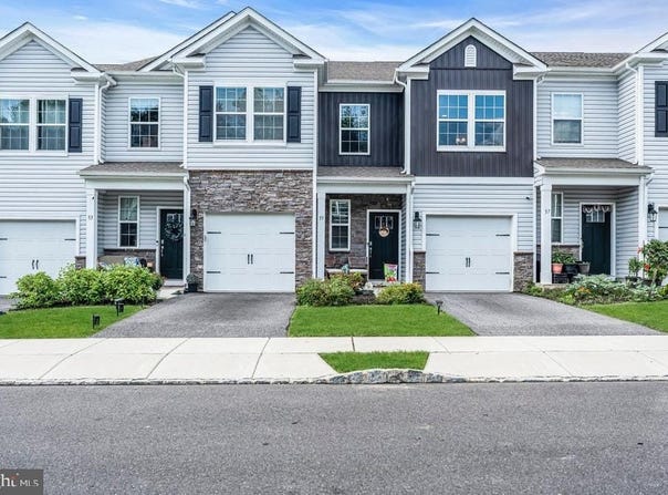 55 PEREGRINE WAY, BURLINGTON, NJ 08016